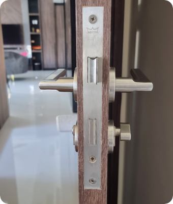 Lock mechanism